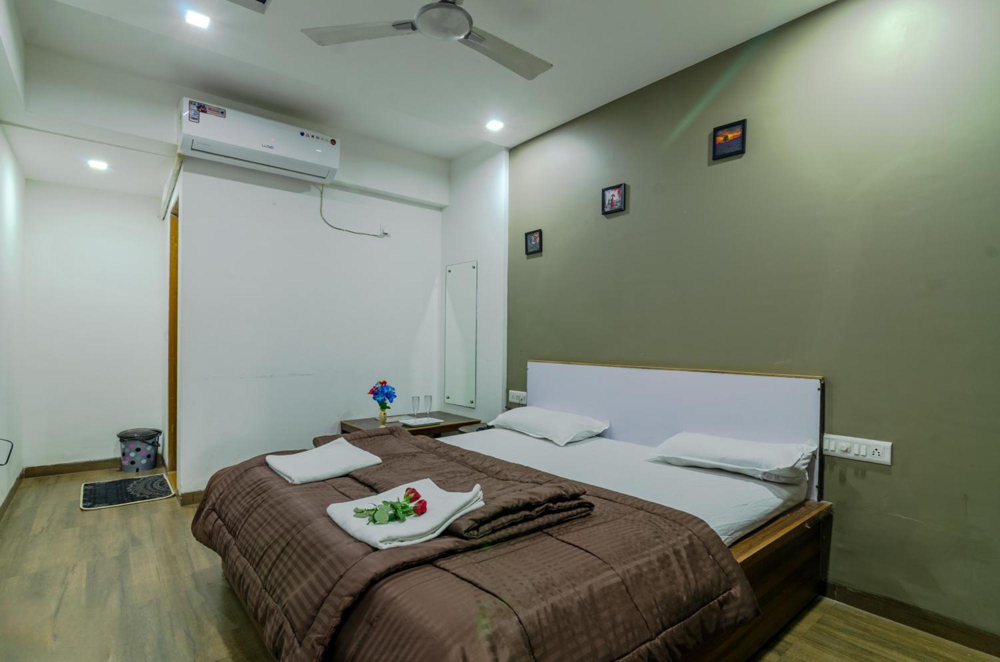 White House Beach Resort, Nagaon Exterior photo
