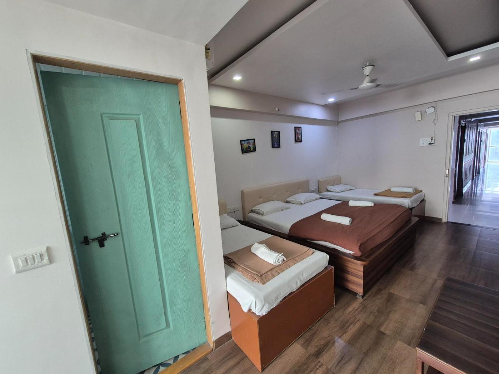 White House Beach Resort, Nagaon Exterior photo