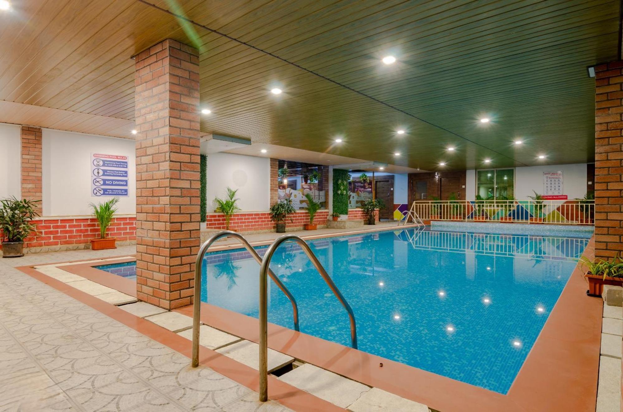 White House Beach Resort, Nagaon Exterior photo